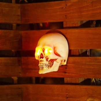Интериор под формата на жуткого черепа на Хелоуин, атмосфера на ужас, страшно глас, лампа във формата на черепа, е интелигентен сензор, стенни аплици от смола за домашен декор Изображение