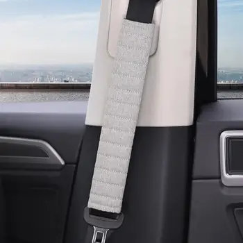 Плечевая възглавница за предпазен колан с Удобни възглавнички за предпазни колани на автомобила Мека тъканно защита на врата рамо за сигурността на автомобила Изображение