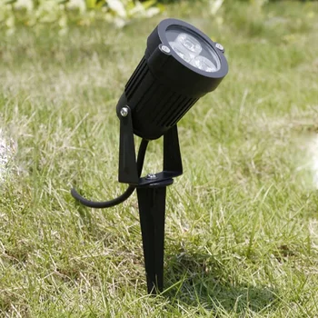 Водоустойчива лампа, която Осветява Топла Крушка Точков Пейзаж Открит Тревата Бяло-Зелена Светлина на Пътя Градина с шипове Изображение