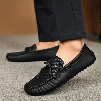 Ежедневни обувки от естествена кожа, мъжки летни Луксозни лоферы на равна подметка, Висококачествени Офис обувки ръчна изработка черно, плетене, без закопчалка, обувки за шофиране Изображение