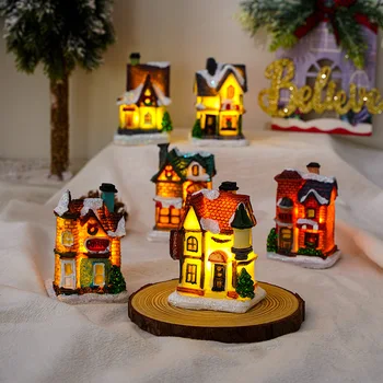 Коледна Украса на Малки Къщи от смола, Микро-Пейзажи, Ухилен Заснежените Къщи, Украса, Коледни подаръци Изображение